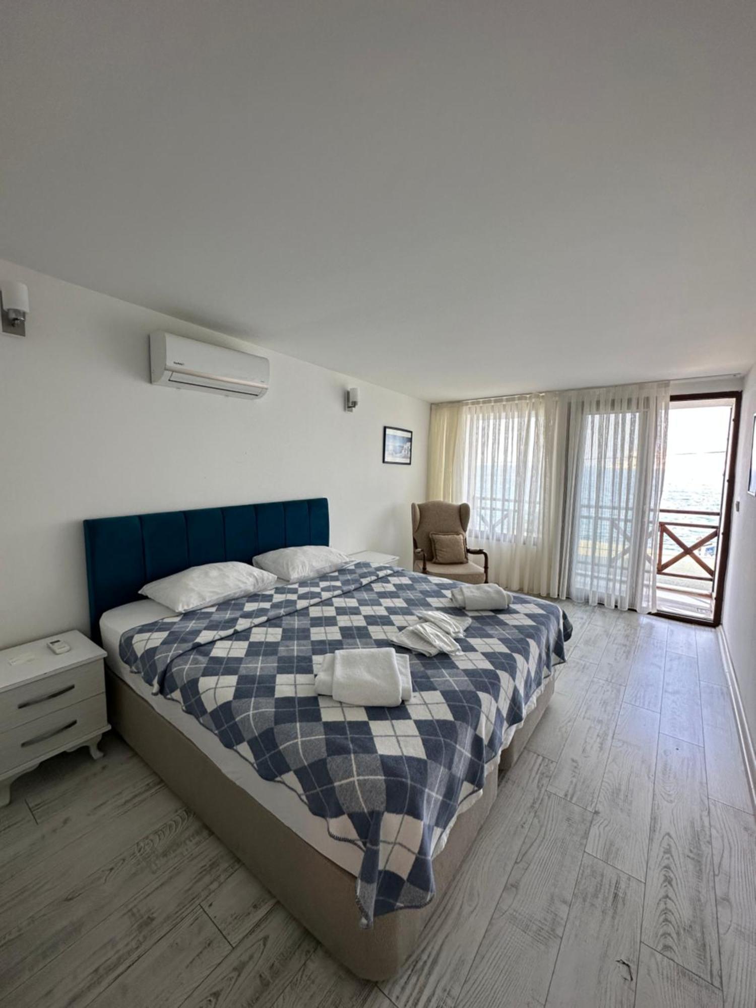Giritli Rum Meyhanesi & Butik Otel Karaburun  Ngoại thất bức ảnh