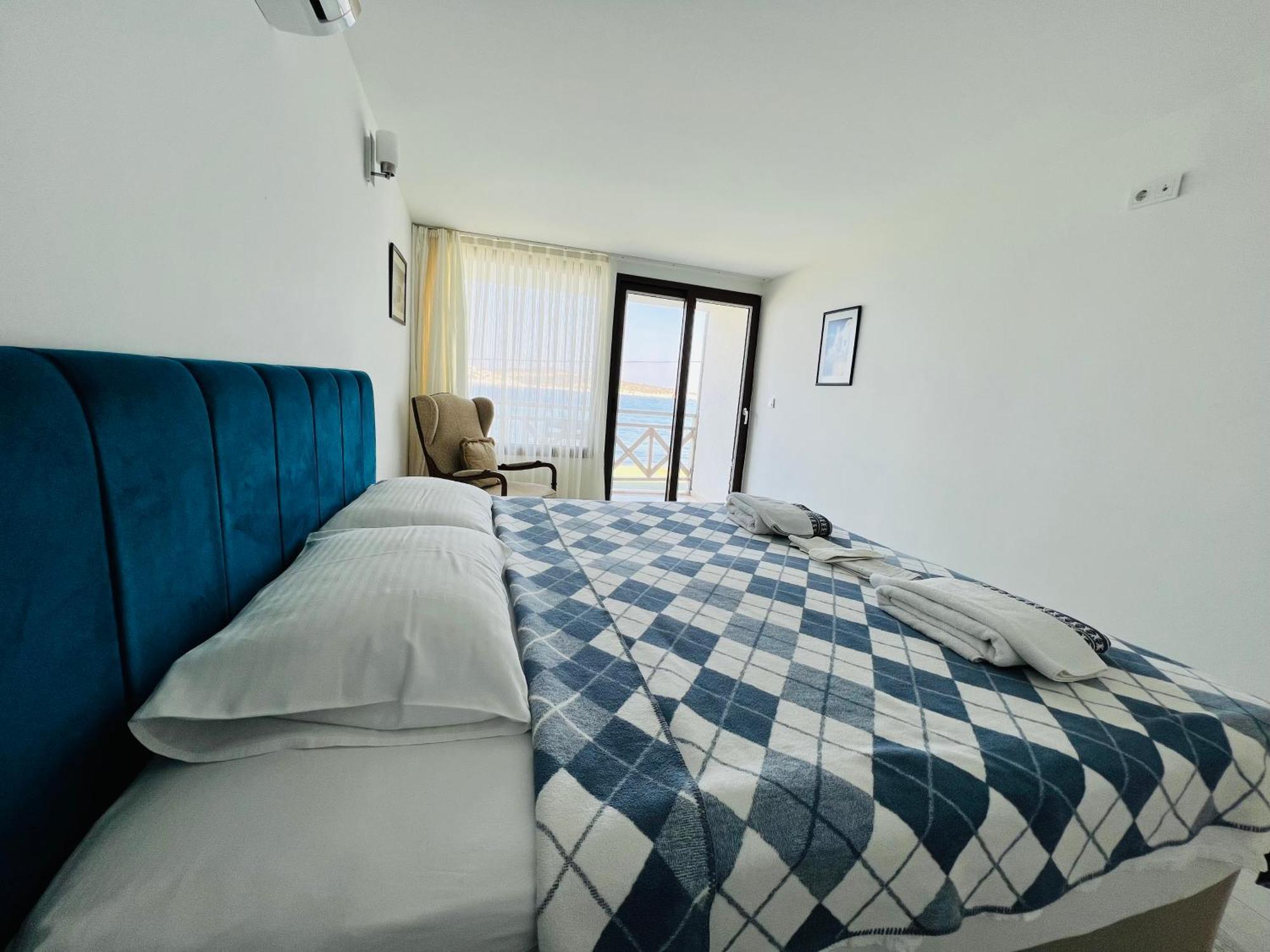 Giritli Rum Meyhanesi & Butik Otel Karaburun  Ngoại thất bức ảnh